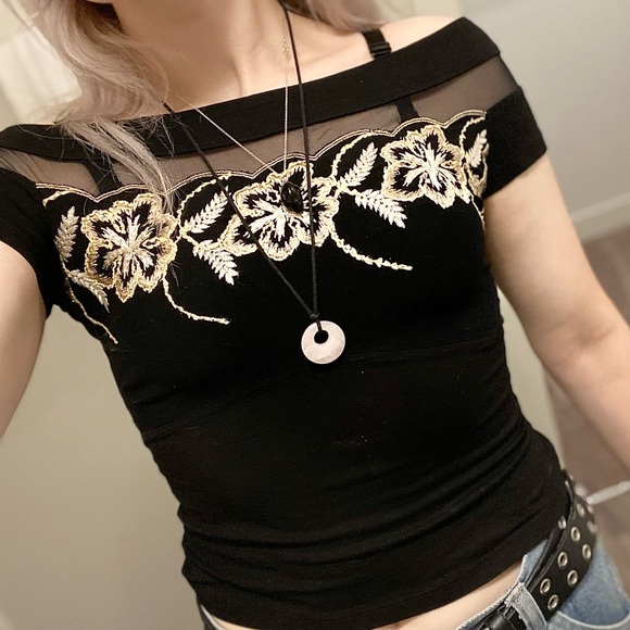 Y2K Embroidered Black and Gold Top ✨ 🖤 ✨ - Picture 2 of 4
